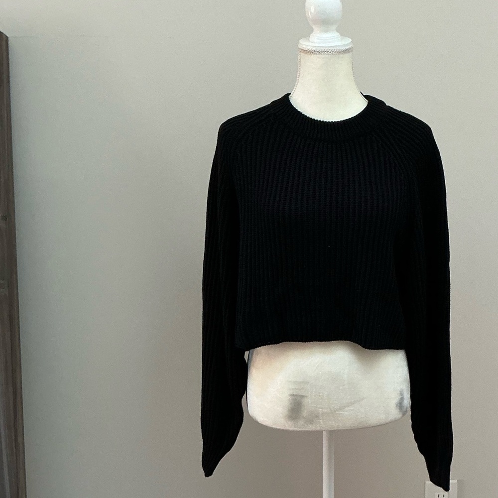 Black crew neck sweater
Cotton candy , brand new
Multiple sizes - Picture 2 of 5